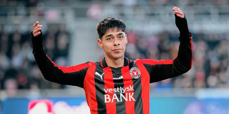 Darío Osorio no entrena en Dinamarca y anticipan millonaria salida: ¿qué pasará con el chileno?