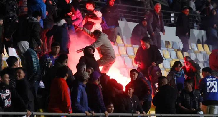 Última hora: suspenden Everton vs. Universidad de Chile tras graves incidentes