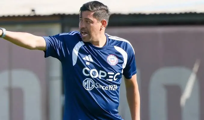 La decisión que sorprendió a todos: Nicolás Córdova marginó de La Roja a un goleador del torneo