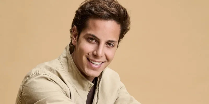 ¿Nuevo romance? Máximo Menem comparte románticas fotos con conocida influencer y enciende las redes