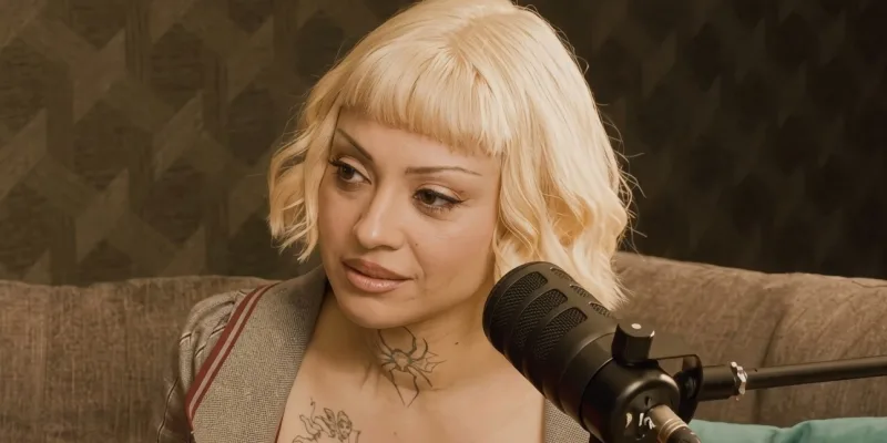 Mon Laferte reveló el abuso que sufrió por parte de productor en «Rojo»: «Le tenía pavor»