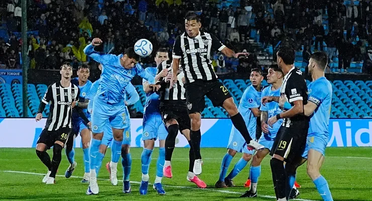 montevideo city vence a atletico mineiro
